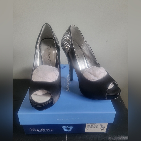 Fabulicious Rhinestone Pumps - size 7 - Picture 3 of 5